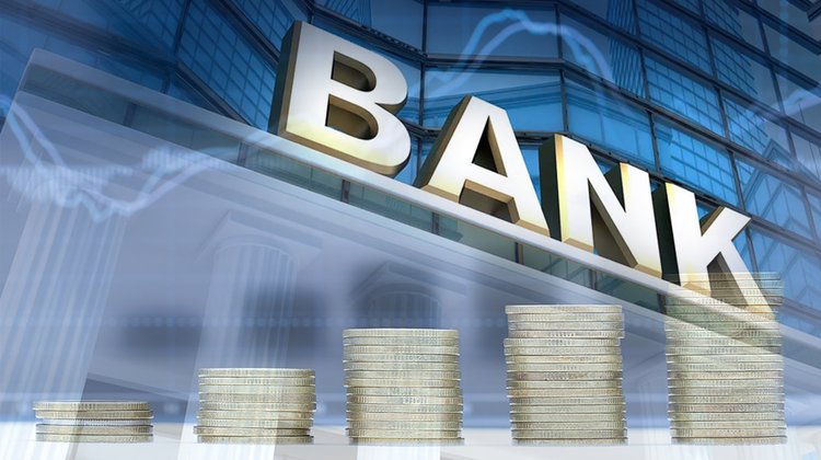 Banka e Shqipërisë: Rriten të ardhurat e bankave nga komisionet